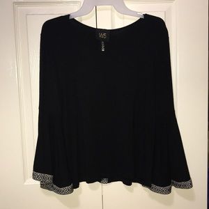 Black blouse with belle sleeves-Medium